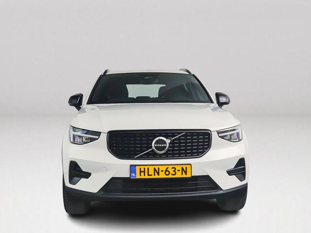 Volvo XC40 B4 Plus Dark | Parkeercamera | Stoel- en Stuurverwarming | Harman Kardon | Trekhaak