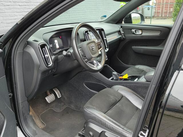 Volvo XC40 Recharge P8 AWD R-Design SOH 90% Adap.Cruise Navi Ecc Camera Apple Carplay Android Auto Pdc Stoelverwarming Lmv 19" Privacy Glas Google Maps DAB+ Origineel Nederlandse Auto Nieuwprijs ¤59.825,- Export - Handel