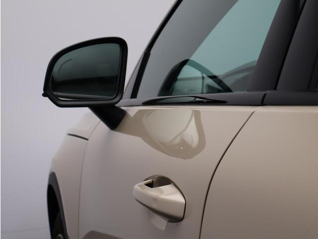 Volvo XC40 2.0 B4 Plus Dark / Trekhaak / Harman Kardon / Elektr. bed. stoelen / Stoel+stuur+voorruitverwarming