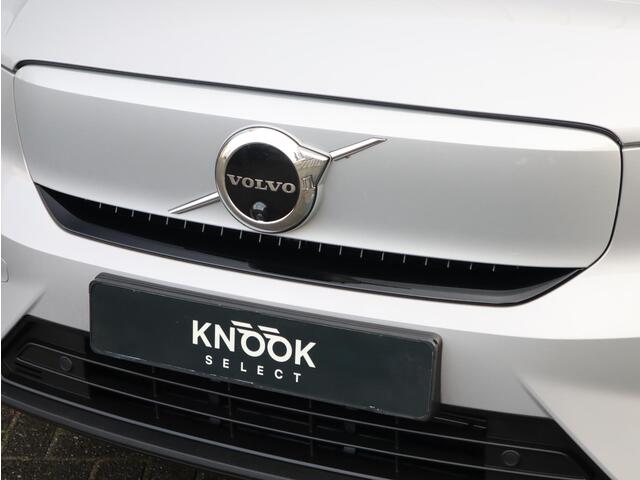Volvo XC40 Recharge Twin Ultimate 78 kWh / Panoramadak / Stoelverwarming / Parkeersensoren voor+achter / Apple Carplay/Android Auto / 19 Inch / LED / Harman Kardon