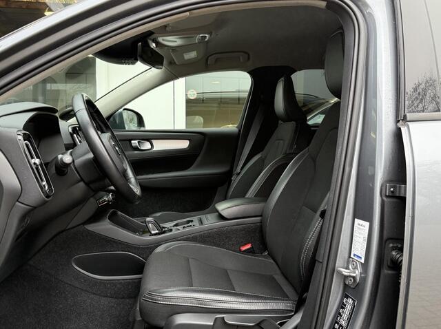 Volvo XC40 2.0 T4 Momentum Aut. |Camera|Trekhaak|DAB|