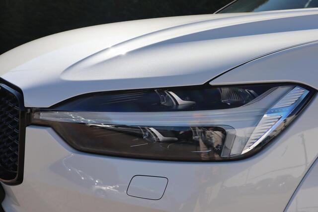 Volvo XC60 Recharge T6 AWD Ultimate Dark | Longe Range | 22'' LM velgen |