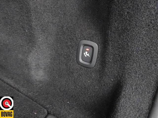 Volvo XC60 2.0 B5 R-Design