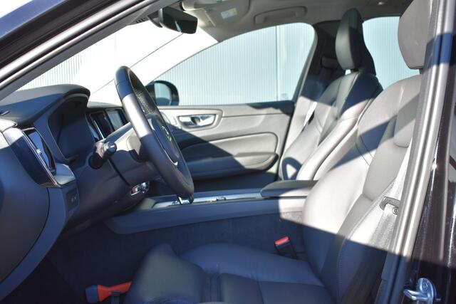 Volvo XC60 Recharge T6 AWD Ultimate Dark | 360° camera | Trekhaak |