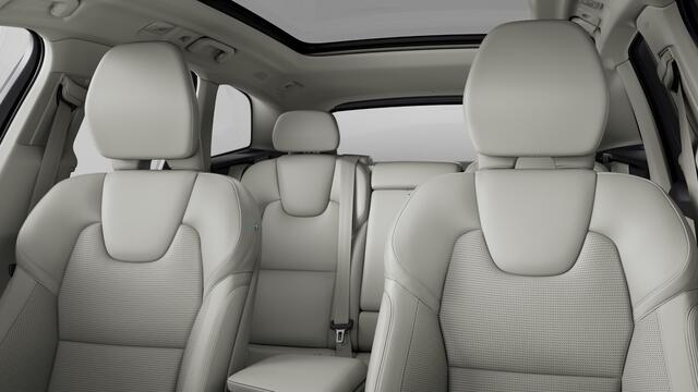 Volvo XC60 2.0 T6 Plug-in hybrid AWD Ultimate Dark Luchtvering | 21 inch wielen | Massage | 360 Camera