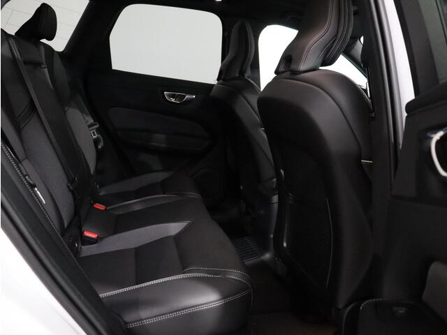 Volvo XC60 T6 AWD Plug-in hybrid Ultra Dark / Stoel+stuur+achterbankverwarming / Contourstoelen / Privacy glass / Elektr. bed. stoelen