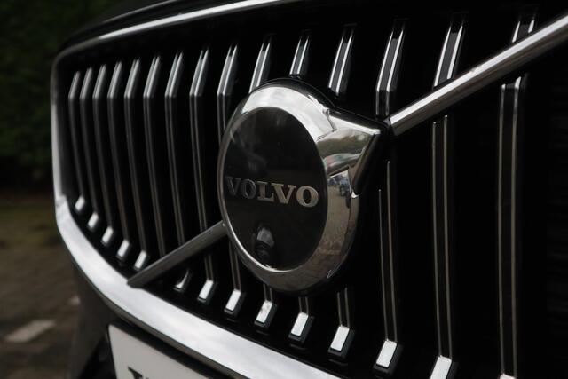 Volvo XC60 2.0 T8 Plug-in hybrid AWD Ultimate Bright | Schuif-/ kanteldak| Head-up Display| 360* Camera| Harman Kardon Audio| Semi- elektrisch inklapbare trekhaak| Keyless Entry| Adaptieve Cruise Control met Pilot Assist| Dodehoeksensoren|