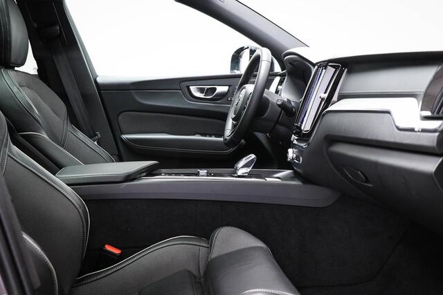 Volvo XC60 2.0 T6 Plug-in hybrid AWD Ultimate Dark | PANORAMADAK | LED | DAB | APPLE | CAMERA | 20"