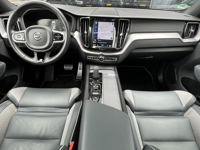 Volvo XC60 2.0 T8 390 pk Recharge AWD R-Design Navigatie Panoramadak Luchtvering Camera Head Up Display Leder Dashboard Carplay Elek. Stoel 19 Inch Velgen Stoelverwarming Standkachel On Call 1e Eigenaar Plug In Hybride BTW Auto