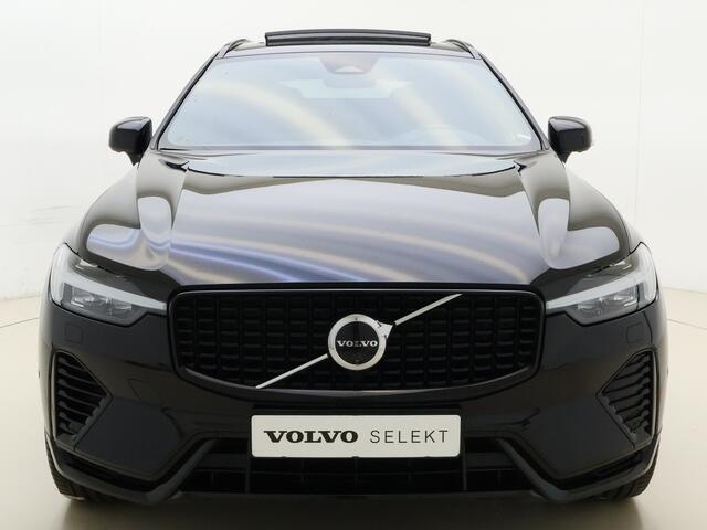 Volvo XC60 T6 350 Plug-in hybrid AWD Plus Dark / Harman en Kardon audio / Contourstoelen / Panorama dak / Camera voor en achter / Elektrisch verstelbare stoelen /