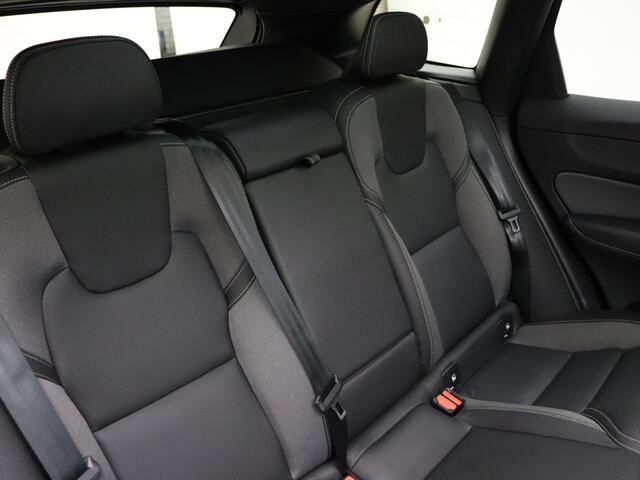 Volvo XC60 T6 350 Plug-in hybrid AWD Plus Dark / Harman en Kardon audio / Contourstoelen / Panorama dak / Camera voor en achter / Elektrisch verstelbare stoelen /