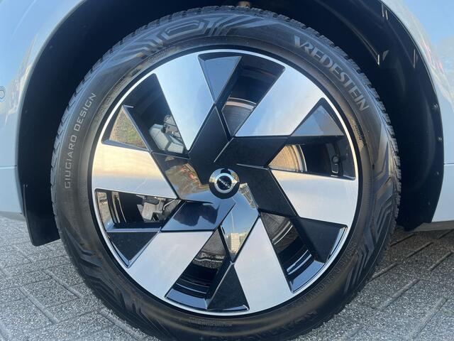 Volvo XC60 2.0 T6 Plug-in hybrid AWD Ultimate Dark / Head-Up / Trekhaak / Blis / 360 Camera / Schuif/kanteldak