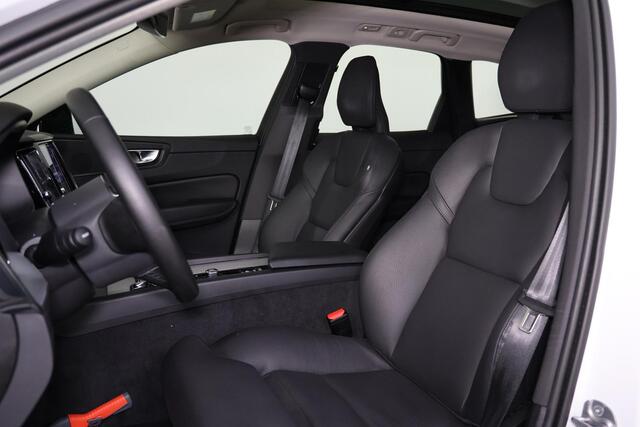 Volvo XC60 T6 Recharge AWD Plus Dark - Panorama/schuifdak - IntelliSafe Assist & Surround - 360º Camera - Verwarmde voorstoelen, stuur & achterbank - Parkeersensoren voor & achter - Elektr. bedienb. voorstoelen met geheugen - Draadloze tel. lader - Elektr. inklapbar