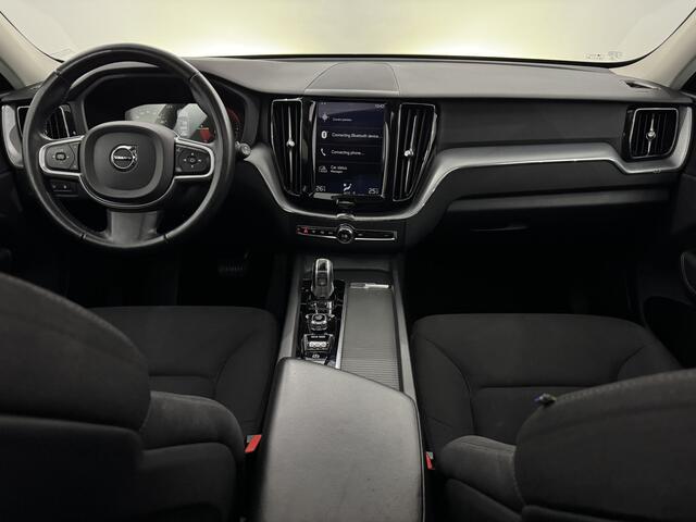 Volvo XC60 2.0 T8 Twin Engine AWD Momentum Pano, Parkeersensoren, Navi, Cruise control, Elektrische achterklep, Virtual desk