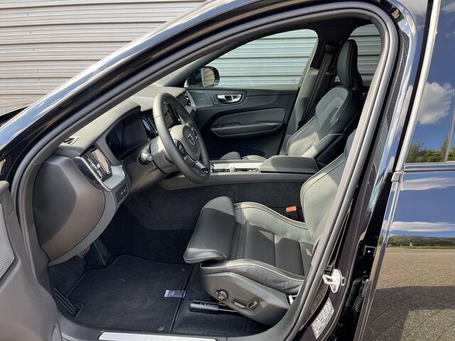 Volvo XC60 T6 Plug-in hybrid AWD Plus Black Edition / Uit voorraad leverbaar / Luchtvering / 360 Camera / 21" Velgen