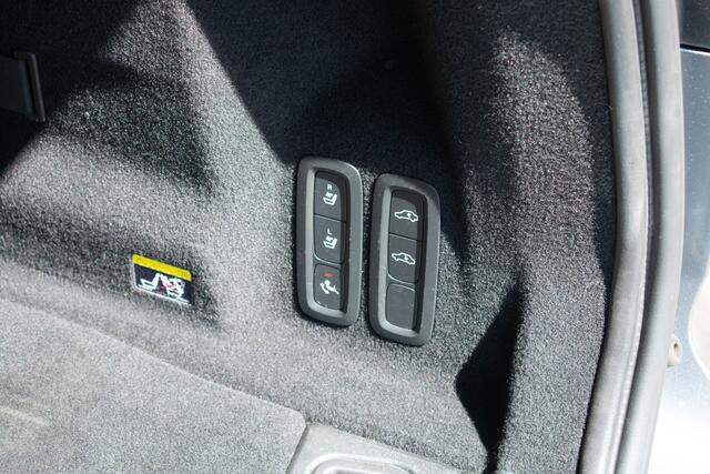 Volvo XC60 2.0 T8 Twin Engine AWD Inscription -Luchtvering-ACC-360Camera-Pano-Keyless Headup-