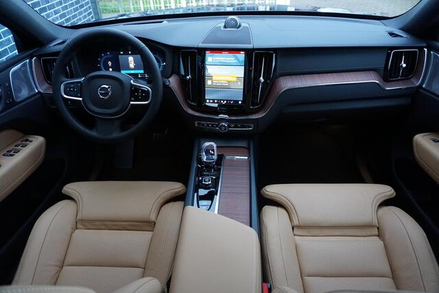 Volvo XC60 2.0 T8 Plug-in hybrid AWD Ultra Dark | Luchtvering | Bowers & Wilkins | Massage | Stoel koeling | Stoel + Stuur verwarming | Panorama Schuifdak |