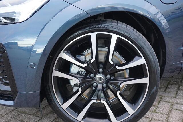 Volvo XC60 2.0 T8 Plug-in hybrid AWD Ultra Dark | Luchtvering | Bowers & Wilkins | Massage | Stoel koeling | Stoel + Stuur verwarming | Panorama Schuifdak |