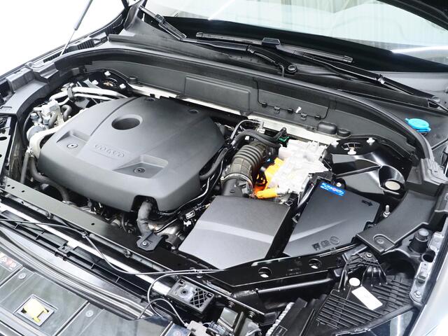 Volvo XC60 2.0 T8 Recharge AWD R-Design Dark | Panoramadak | Pilot Assist | Keyless | Camera | Memory | Carplay