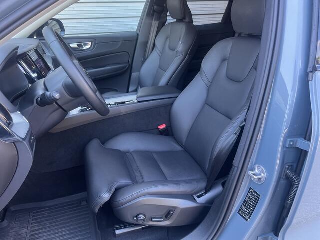 Volvo XC60 2.0 T6 Plug-in hybrid AWD Plus Dark / 19" Velgen / Audio Harman Kardon / full-LED koplampen /