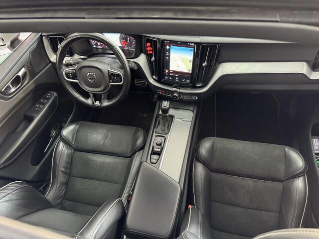 Volvo XC60 2.0 D5 AWD R-Design Pano Lane Hud