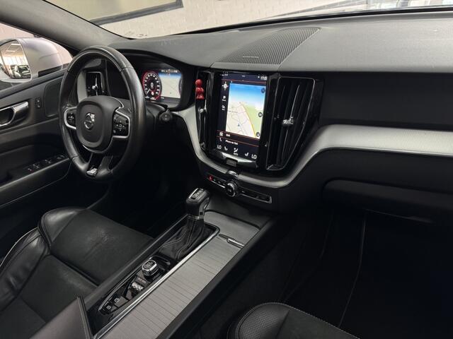 Volvo XC60 2.0 D5 AWD R-Design Pano Lane Hud