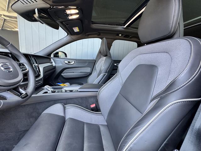 Volvo XC60 2.0 T6 Plug-in hybrid AWD Ultimate Dark Head Up Display | Climate Line | Audio by Harman Kardon