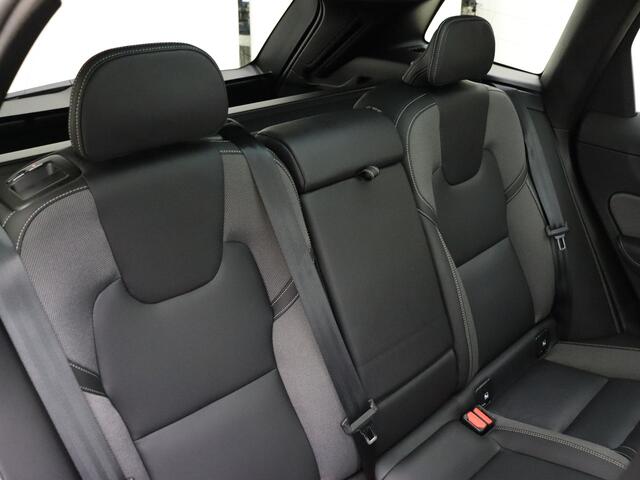 Volvo XC60 T8 455pk AWD Ultimate Black Edition / 21'' / El. Trekhaak / Head-Up / Panoramadak / Adapt. Cruise / harman&Kardon / BLIS / Stoel + Stuurw. Verwarming