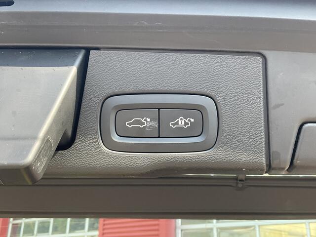 Volvo XC60 2.0 T8 Twin Engine AWD PHEV Pano Carplay Cam Led Voll.Onderhouden Plug-in!