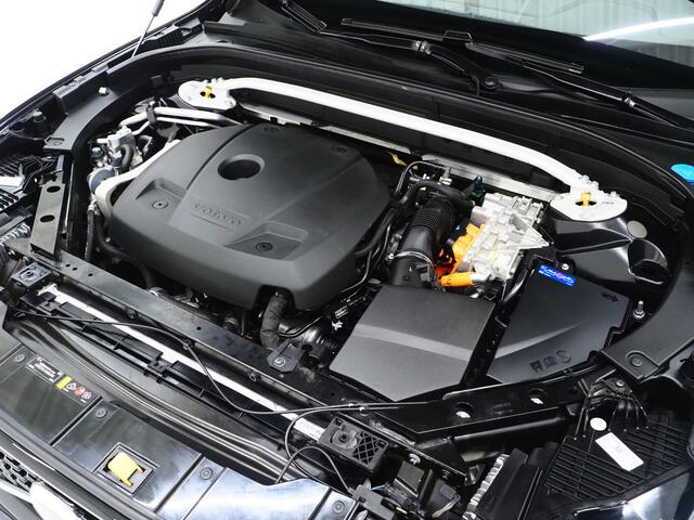 Volvo XC60 2.0 T8 AWD Polestar Engineered Long Range | Panoramadak | Harman/Kardon | Pilot Assist | 360 | Keyless | Carplay