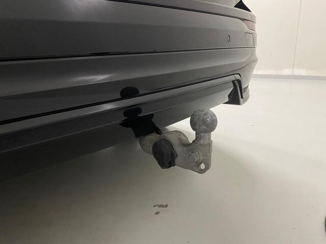 Volvo XC60 2.0 T8 Plug-in hybrid AWD Plus Dark Black Edition Luchtvering Pano 21 Inch Trekhaak Apple CarPlay Harman Kardon Memory Stoelen Leer 360º view