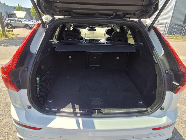Volvo XC60 2.0 T8 Plug-in hybrid AWD Ultra Dark LongRange/Trekhaak/21Inch/Panodak etc.