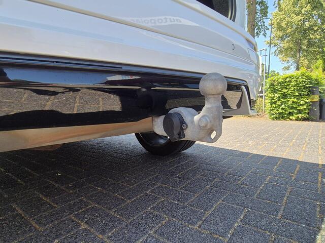 Volvo XC60 2.0 T8 Plug-in hybrid AWD Ultra Dark LongRange/Trekhaak/21Inch/Panodak etc.