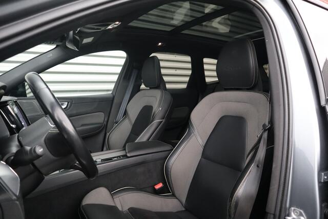 Volvo XC60 2.0 T8 Twin Engine AWD R-Design Luchtvering / Harman Kardon / Panorama dak /