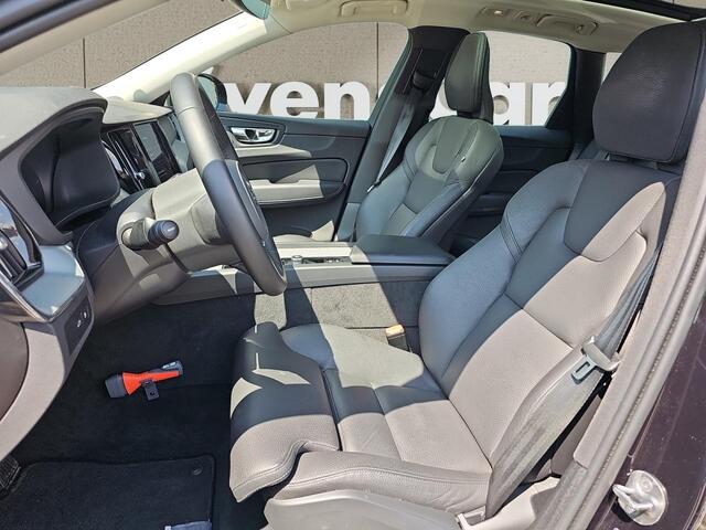 Volvo XC60 2.0 T6 Plug-in hybrid AWD Plus Dark | Trekhaak | 360 graden camera | Panoramadak | Lederen bekleding |