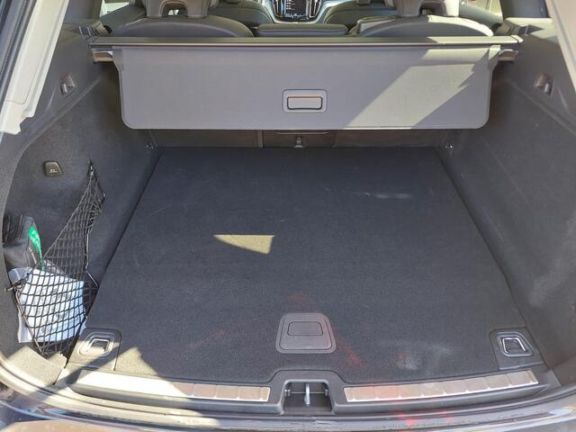 Volvo XC60 2.0 T6 Plug-in Hybrid AWD Core Bright