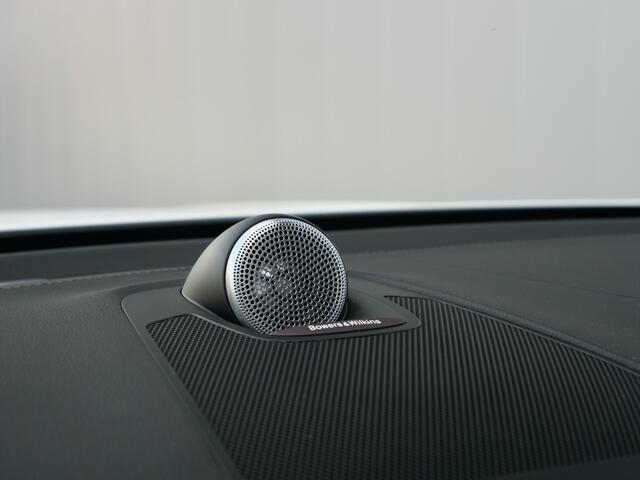 Volvo XC60 2.0 T6 350pk Plug-in hybrid AWD Ultimate Bright Schuifdak / Luchtvering / Head-up display