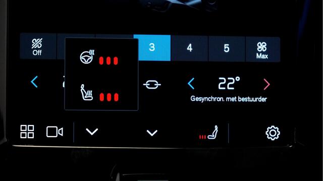 Volvo XC60 2.0 T6 AWD 293kW/399pk Aut8 Plug-in Hybrid Long Range R-Design LUCHTVERING + PANORAMADAK + HARMAN/KARDON + ADAPT.CRUISE + PILOT ASSIST + STOELVERARMING V&A + 360 CAMERA + LANE ASSIST + BLIS + GOOGLE NAVI + PD-GLASS + PARKSENSOREN V&A + 22" LM-VELGEN!!