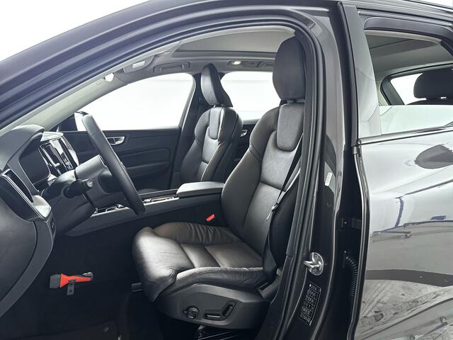 Volvo XC60 T6 Aut. Plug-in hybrid AWD Plus Dark | Panoramadak | 360° camera | Stoel- en stuurverwarming | Trekhaak