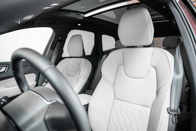 Volvo XC60 2.0 T6 Plug-in hybrid AWD Plus Dark | Nieuw model | Panoramadak | Head-up display | Longe range | Harman Kardon Premium Audio | 360° parkeercamera | Stoelverwarming | Parkeersensoren voor + achter | Google infotainment | Parkeerverwarming |