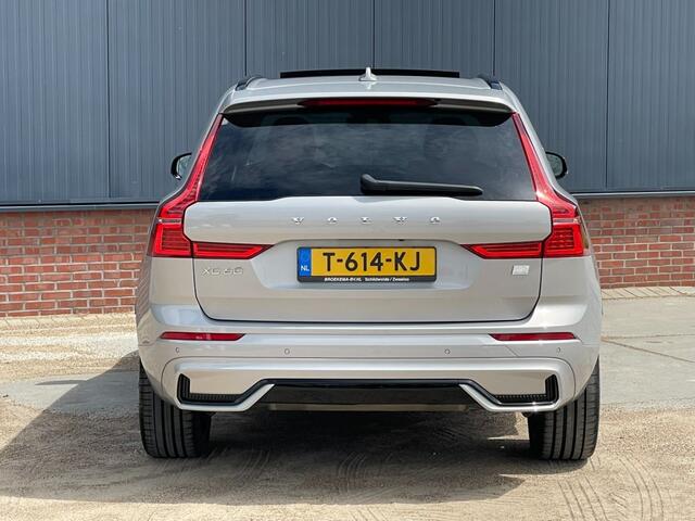 Volvo XC60 2.0 T6 Plug-In Hybrid AWD Dark Panoramadak / Trekhaak / Leder