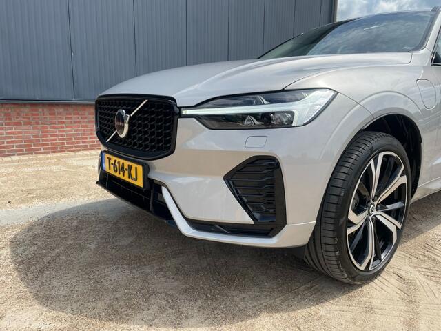 Volvo XC60 2.0 T6 Plug-In Hybrid AWD Dark Panoramadak / Trekhaak / Leder