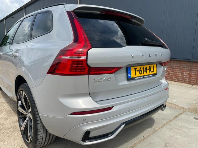 Volvo XC60 2.0 T6 Plug-In Hybrid AWD Dark Panoramadak / Trekhaak / Leder