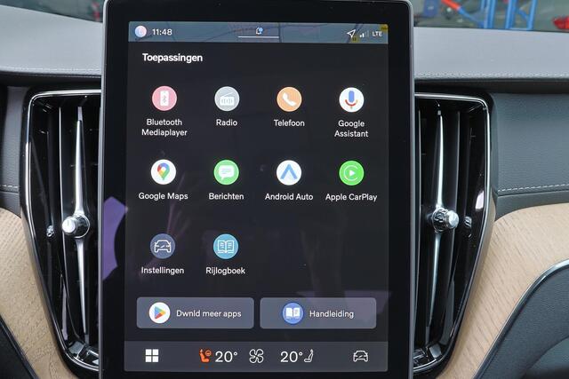 Volvo XC60 T8 Recharge AWD Ultra Dark - LONG RANGE - Panorama/schuifdak - IntelliSafe Assist & Surround - 360º Camera - Harman/Kardon audio - Adaptieve LED koplampen - Verwarmde voorstoelen, stuur & achterbank - Parkeersensoren voor & achter - Elektr. bedienb. voors