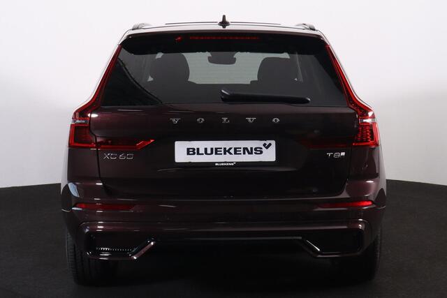 Volvo XC60 T8 Recharge AWD Ultra Dark - LONG RANGE - Panorama/schuifdak - IntelliSafe Assist & Surround - 360º Camera - Harman/Kardon audio - Adaptieve LED koplampen - Verwarmde voorstoelen, stuur & achterbank - Parkeersensoren voor & achter - Elektr. bedienb. voors