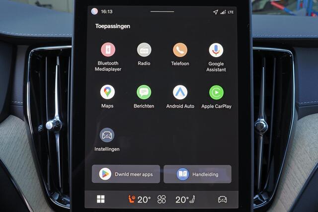 Volvo XC60 T8 Recharge AWD Ultra Dark - LONG RANGE - Panorama/schuifdak - IntelliSafe Assist & Surround - 360º Camera - Harman/Kardon audio - Adaptieve LED koplampen - Verwarmde voorstoelen, stuur & achterbank - Parkeersensoren voor & achter - Elektr. bedienb. voors