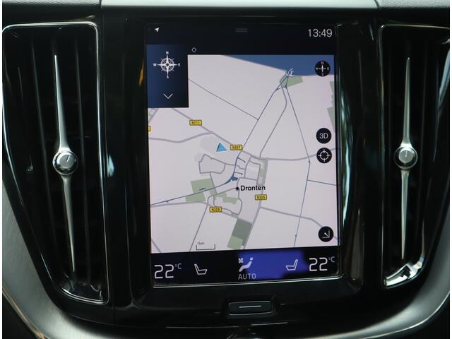 Volvo XC60 2.0 B5 250 PK Momentum Exclusive / Panoramadak