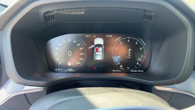 Volvo XC60 T5 R-Design | Parkeercamera | DAB+ | Apple Carplay | Alarm klasse 3 | BLIS | Lighting Pack | Full Map navigatie |