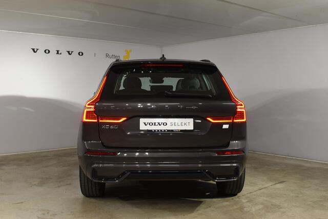 Volvo XC60 T6 350PK Automaat Plug-in hybrid AWD Ultimate Dark / Navigatie / Luchtvering / 360 Camera / Adaptieve Cruise Control / Bowers&Wilkins / Stuur & Stoelverwarming / Elektr. Achterklep / Schuifdak / Trekhaak