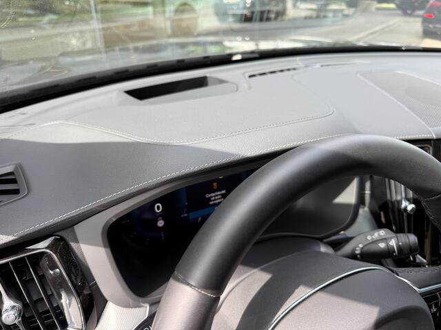 Volvo XC60 T8 (455pk) Recharge AWD Plus Black Edition ** Panodak ** HUD ** H&K ** 360 camera ** Trekhaak NP 80K **